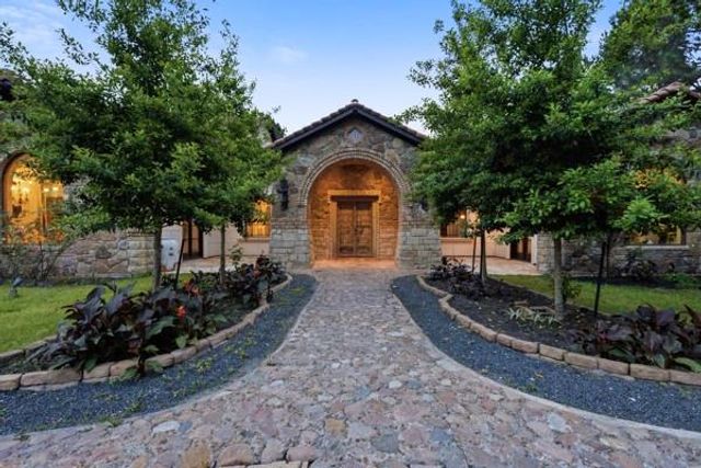 2426 Blue Lake Drive, Magnolia, TX 77354