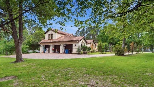 2426 Blue Lake Drive, Magnolia, TX 77354
