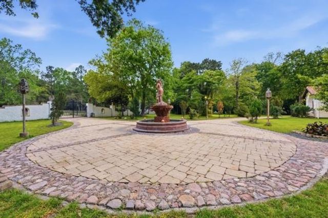 2426 Blue Lake Drive, Magnolia, TX 77354