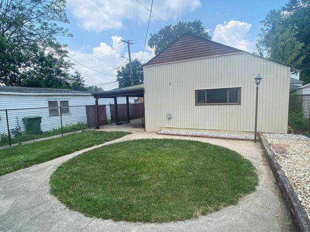 2734 W 98th Place, Evergreen Park, IL 60805