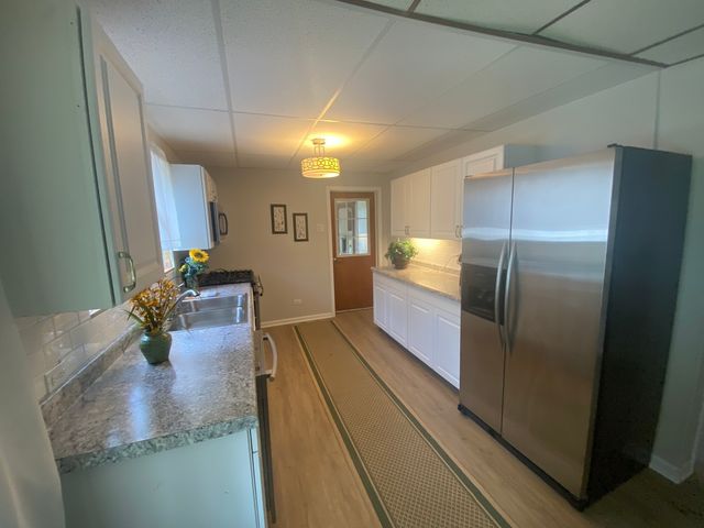 2734 W 98th Place, Evergreen Park, IL 60805