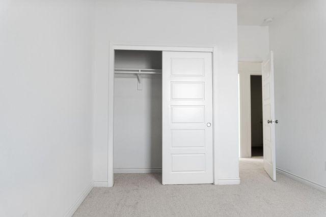 6311 E Robinson Avenue, Fresno, CA 93727