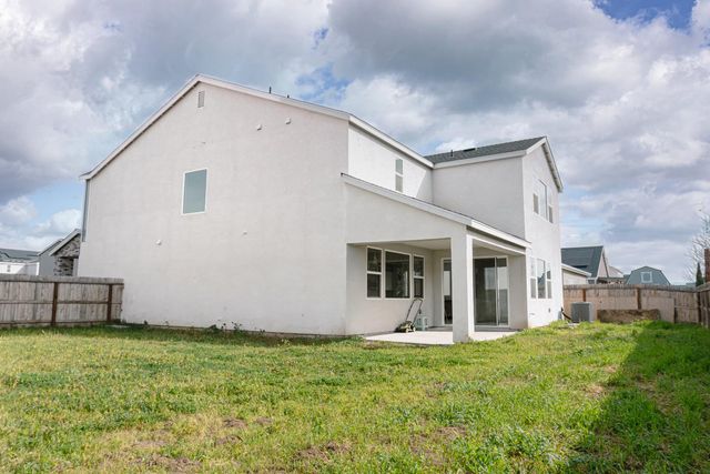 6311 E Robinson Avenue, Fresno, CA 93727