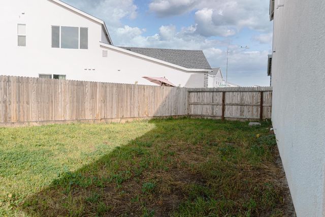 6311 E Robinson Avenue, Fresno, CA 93727