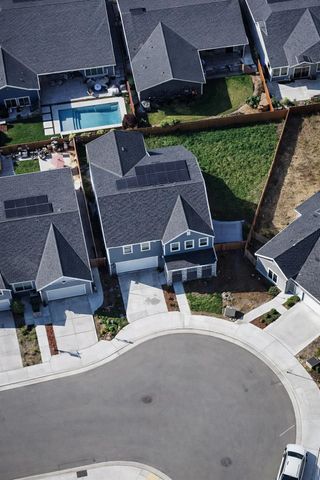 6311 E Robinson Avenue, Fresno, CA 93727