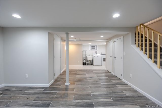 152 Charles Street Floor 1, Lynbrook, NY 11563