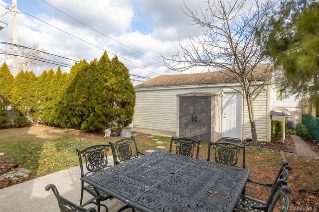 152 Charles Street Floor 1, Lynbrook, NY 11563