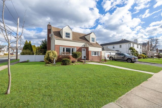 152 Charles Street Floor 1, Lynbrook, NY 11563