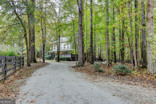 1174 Bear Creek Road, Moreland, GA 30259