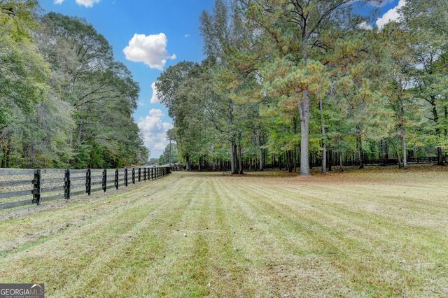 1174 Bear Creek Road, Moreland, GA 30259