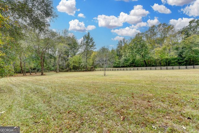 1174 Bear Creek Road, Moreland, GA 30259
