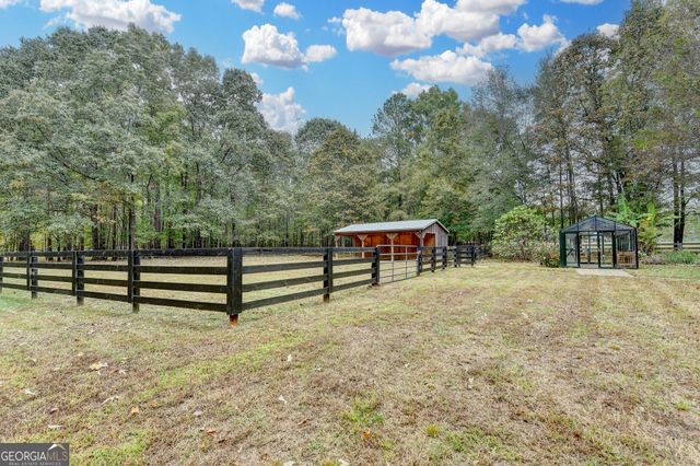 1174 Bear Creek Road, Moreland, GA 30259