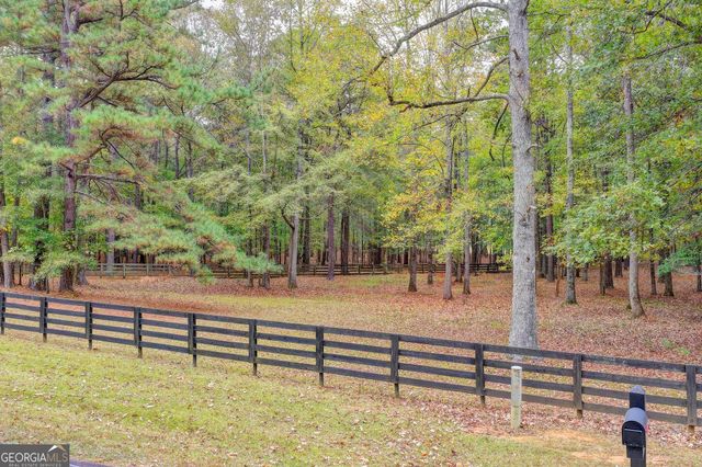 1174 Bear Creek Road, Moreland, GA 30259