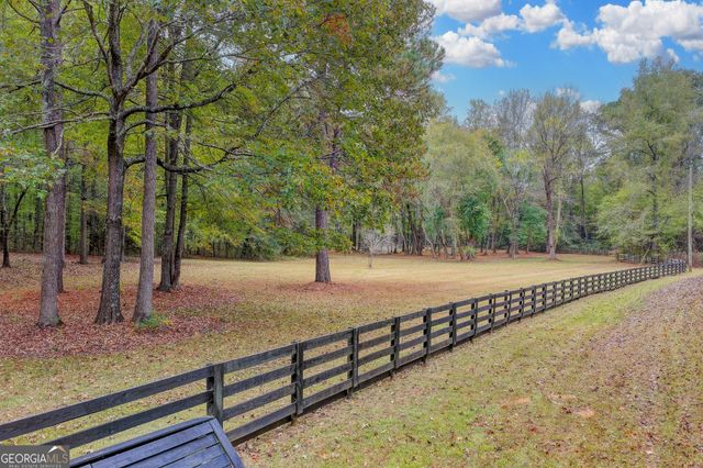 1174 Bear Creek Road, Moreland, GA 30259
