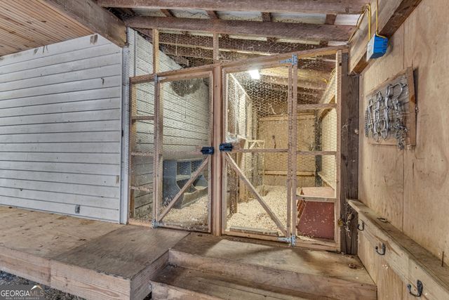 1174 Bear Creek Road, Moreland, GA 30259