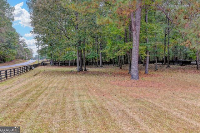 1174 Bear Creek Road, Moreland, GA 30259
