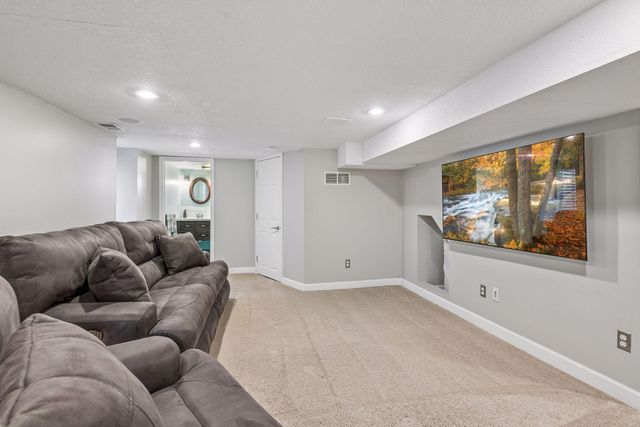 3020 Kentucky Avenue S, Saint Louis Park, MN 55426