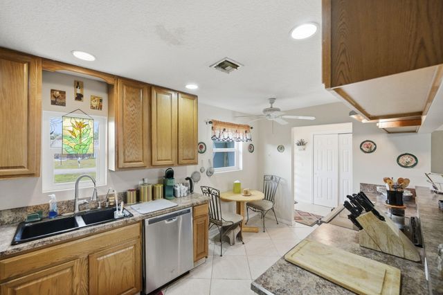 13 W Palmetto Road, Lake Worth, FL 33467