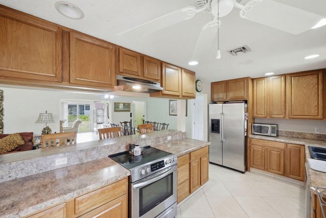 13 W Palmetto Road, Lake Worth, FL 33467