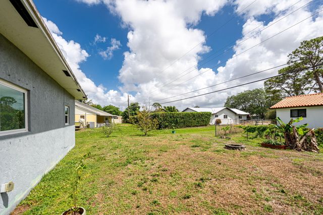 13 W Palmetto Road, Lake Worth, FL 33467