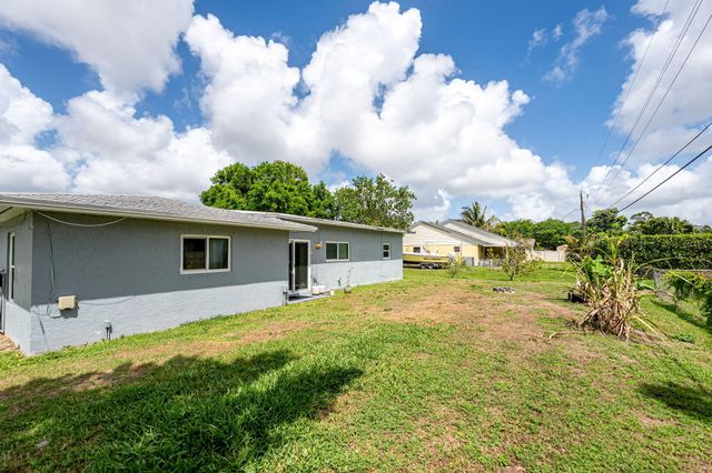 13 W Palmetto Road, Lake Worth, FL 33467