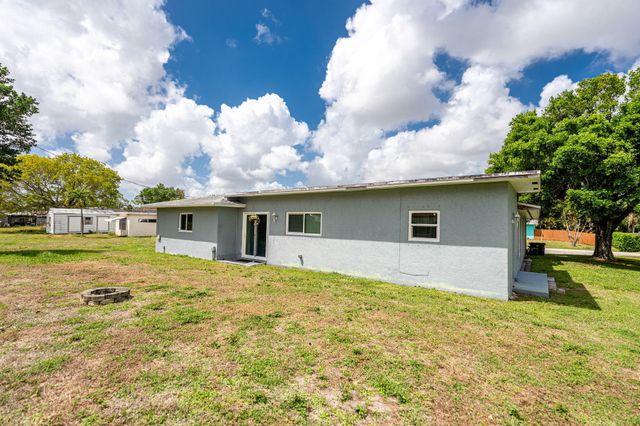 13 W Palmetto Road, Lake Worth, FL 33467