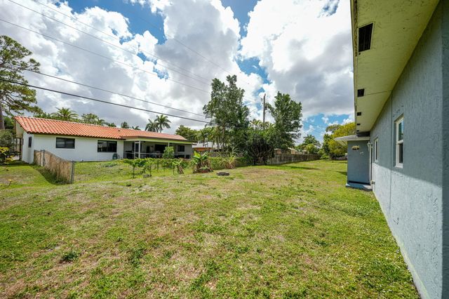 13 W Palmetto Road, Lake Worth, FL 33467