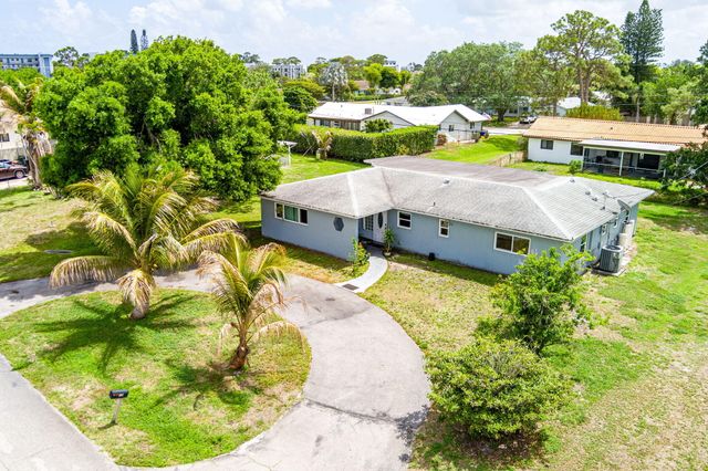 13 W Palmetto Road, Lake Worth, FL 33467