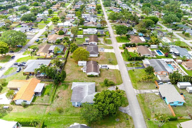 13 W Palmetto Road, Lake Worth, FL 33467
