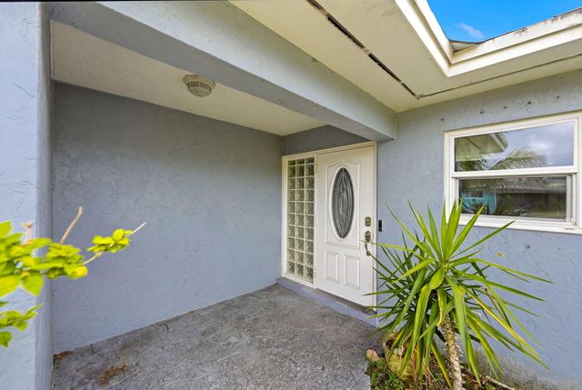 13 W Palmetto Road, Lake Worth, FL 33467