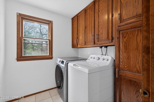 76 Telegraph Hill Road, Holmdel, NJ 07733
