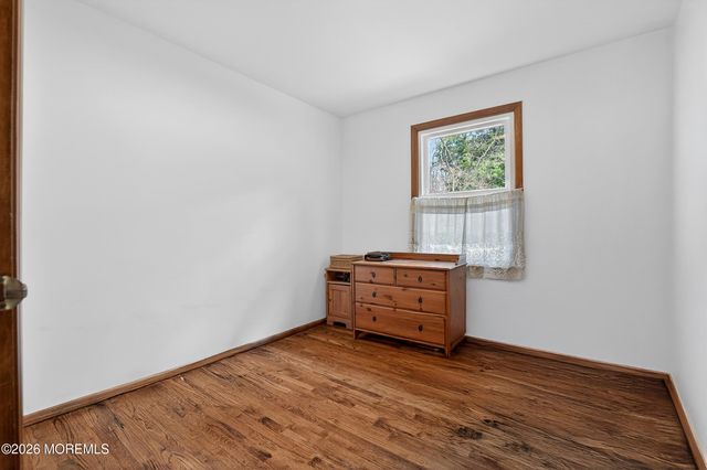 76 Telegraph Hill Road, Holmdel, NJ 07733
