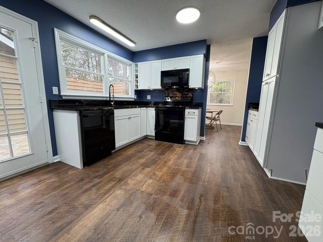 13 Laurel Place, Asheville, NC 28803