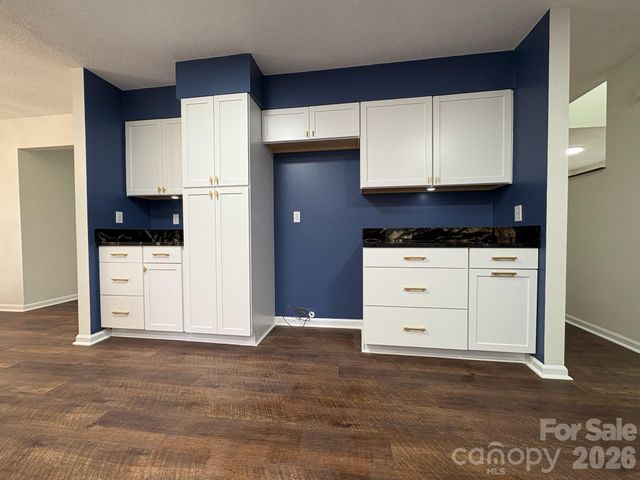 13 Laurel Place, Asheville, NC 28803