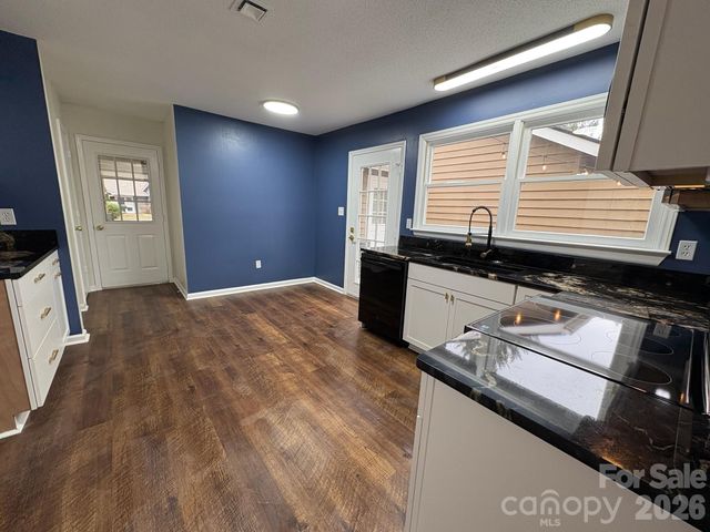 13 Laurel Place, Asheville, NC 28803