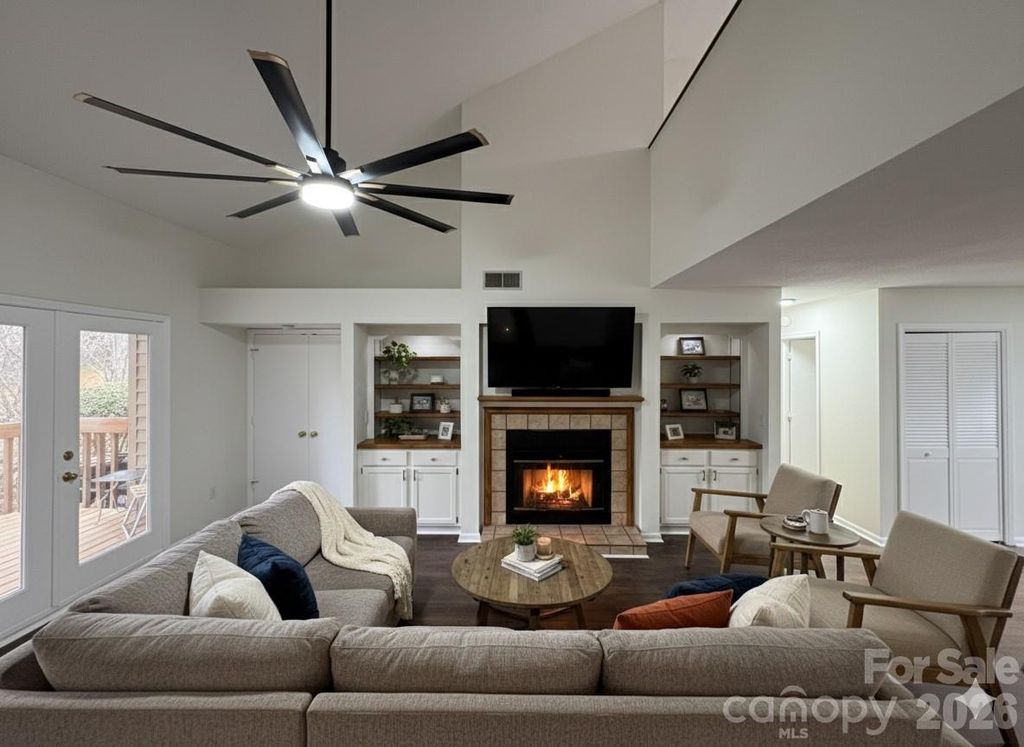 13 Laurel Place, Asheville, NC 28803