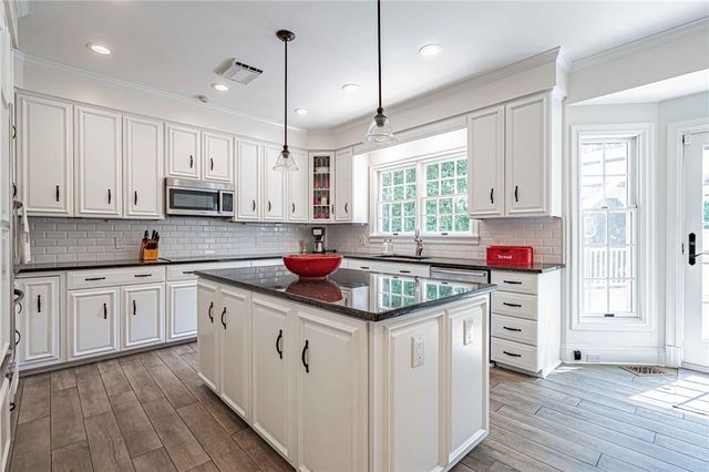 1487 Shelburne Court, Allentown City, PA 18104