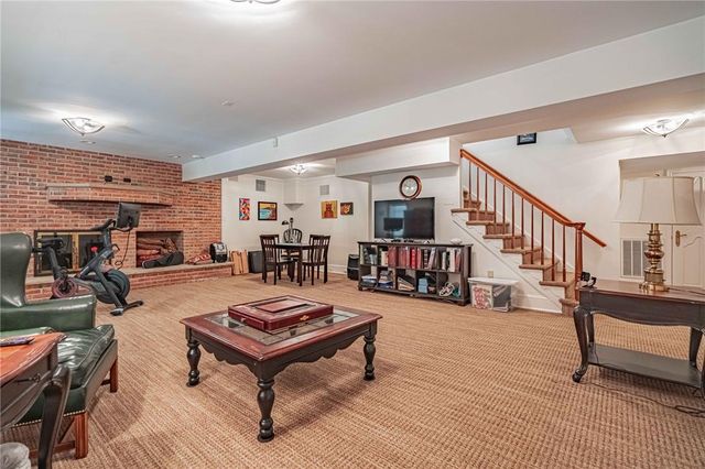 1487 Shelburne Court, Allentown City, PA 18104