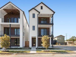 546 McMonigal Place, San Antonio, TX 78210