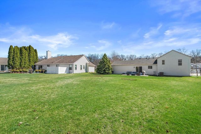 2521 Brittany LANE, East Troy, WI 53120