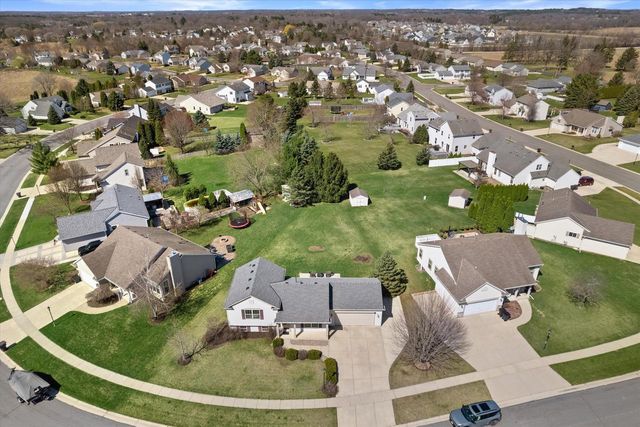 2521 Brittany LANE, East Troy, WI 53120