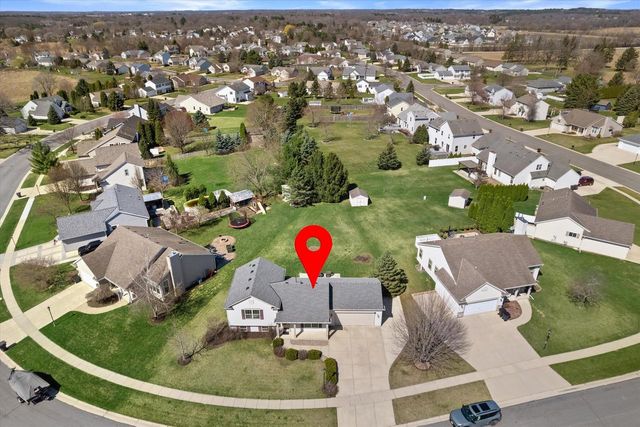 2521 Brittany LANE, East Troy, WI 53120