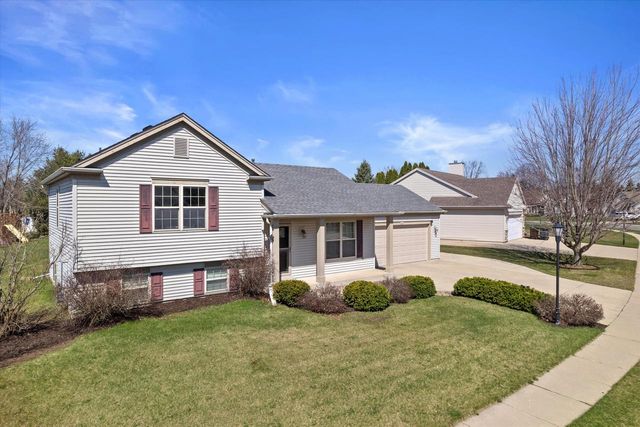 2521 Brittany LANE, East Troy, WI 53120