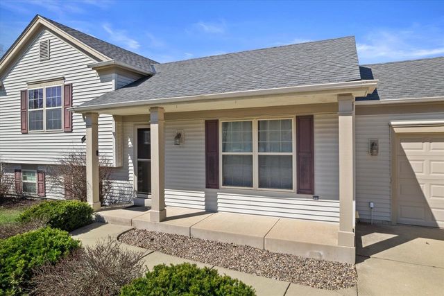 2521 Brittany LANE, East Troy, WI 53120