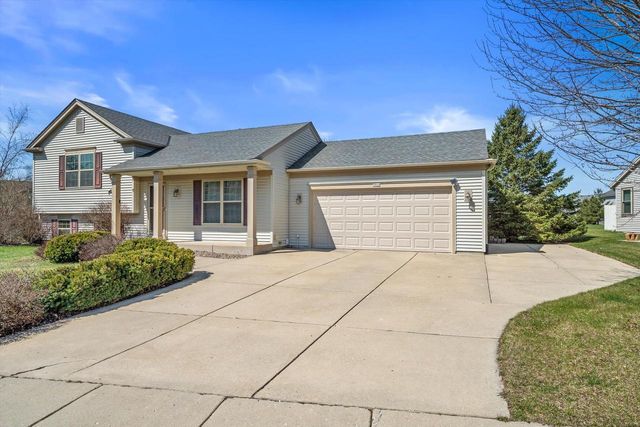 2521 Brittany LANE, East Troy, WI 53120