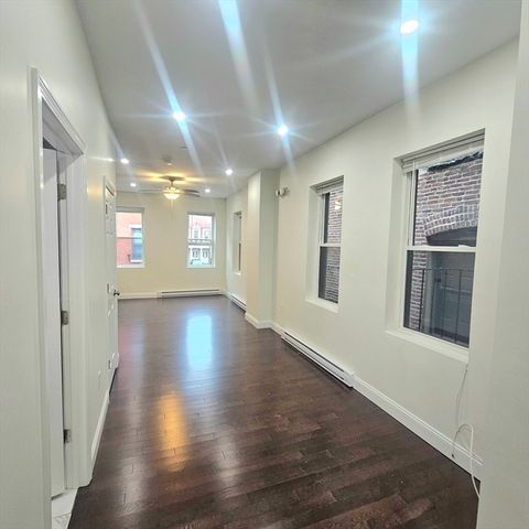 49 Charter Street 4, Boston, MA 02113