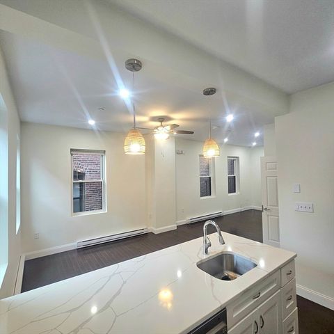 49 Charter Street 4, Boston, MA 02113