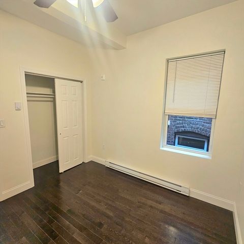 49 Charter Street 4, Boston, MA 02113