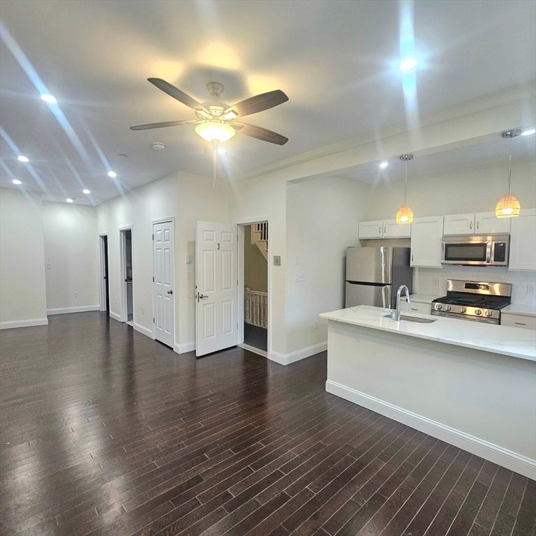 49 Charter Street 4, Boston, MA 02113