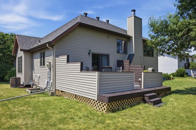 3626 22nd Street S, Fargo, ND 58104